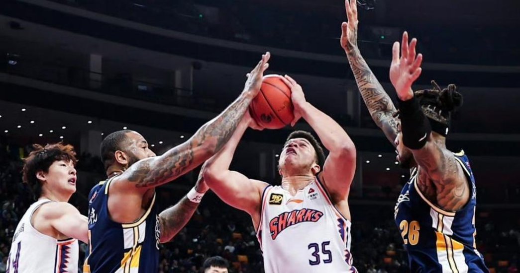 米兰体育-包含日本男篮绝杀热火B队，凯尔·库兹马绝境逆转的词条