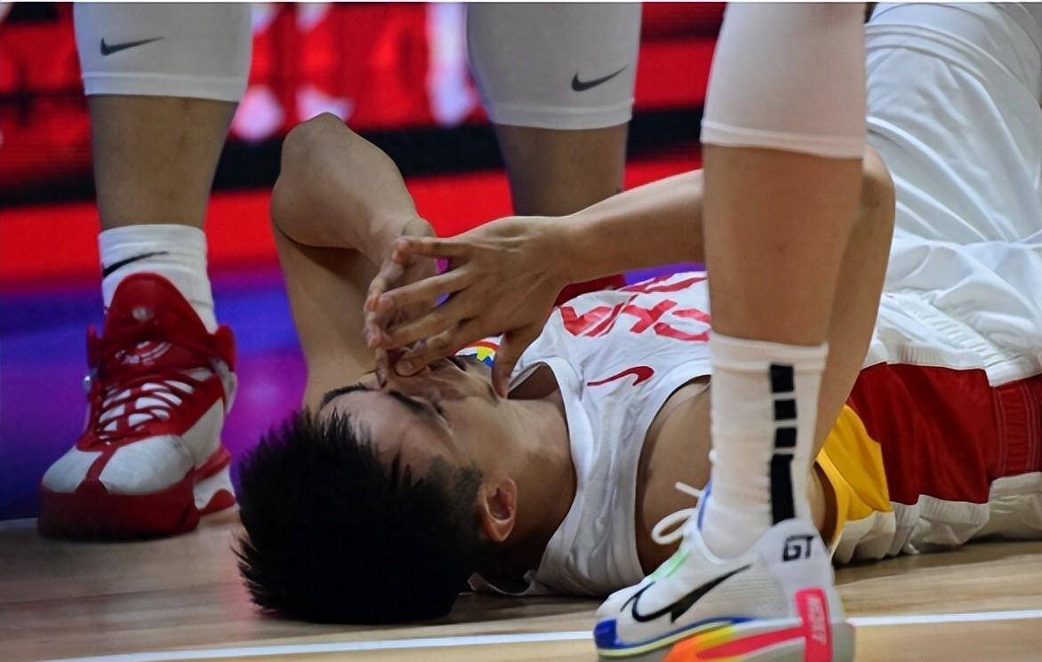 包含日本男篮绝杀热火B队，凯尔·库兹马绝境逆转的词条