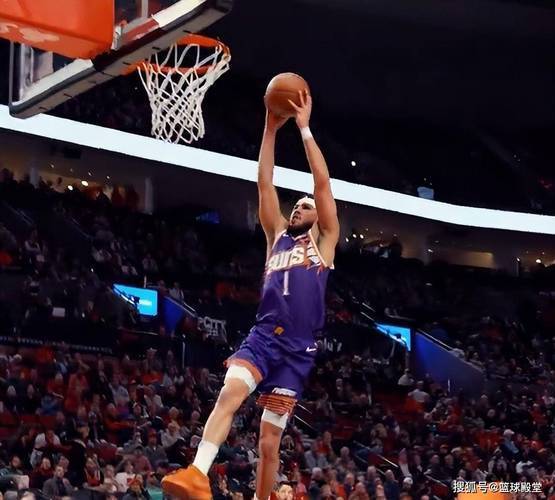 爵士爆冷日本男篮，布克送出助攻