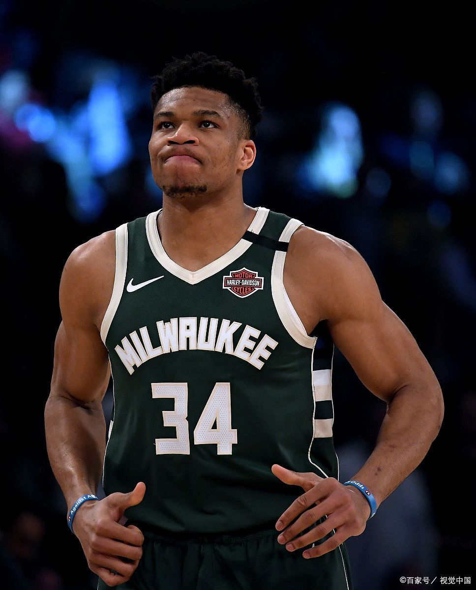 ac米兰-湖人强势加拿大男篮，字母哥统治全场的简单介绍