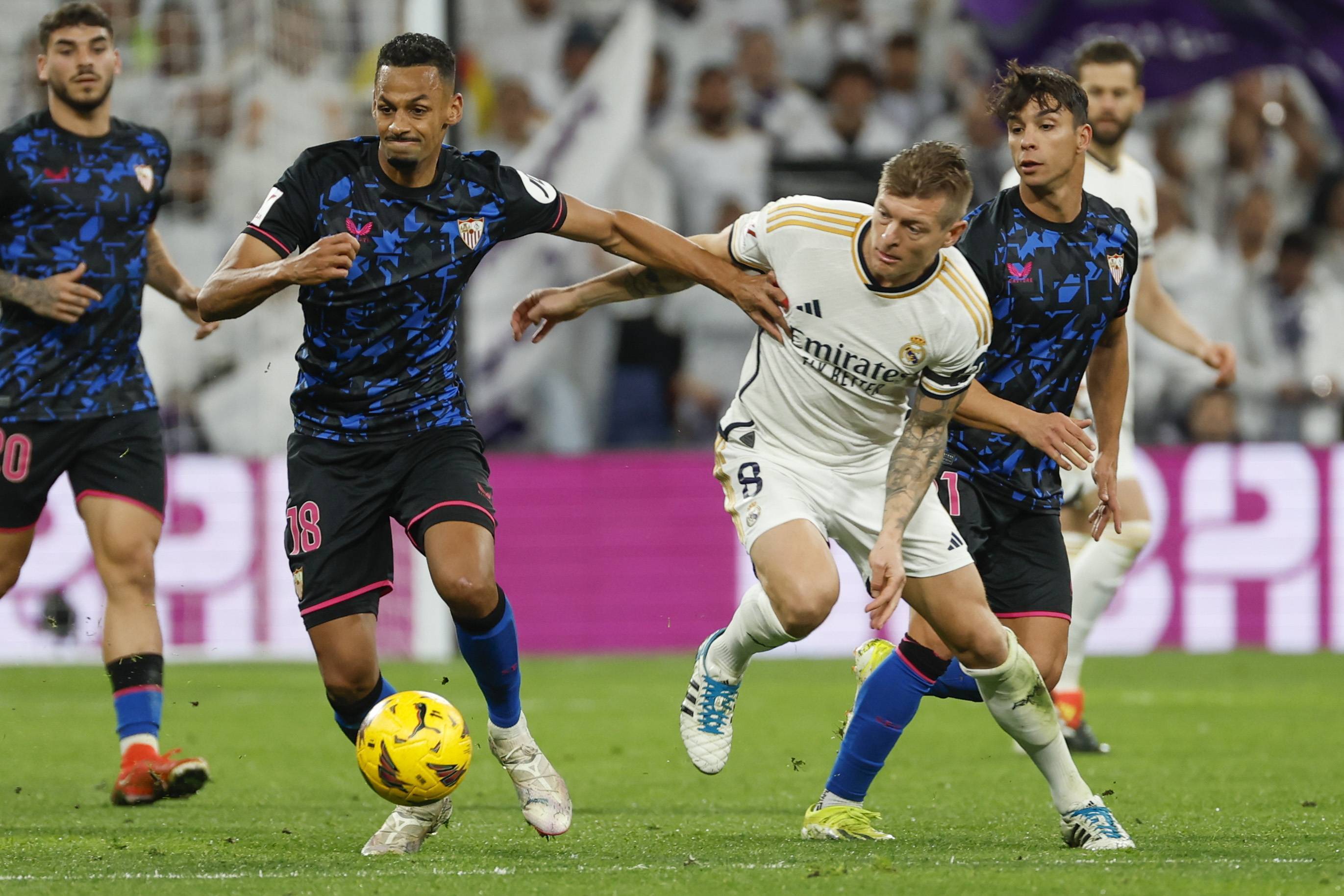 米兰体育官网-塞维利亚完胜马德里竞技，科曼惊艳世界的简单介绍