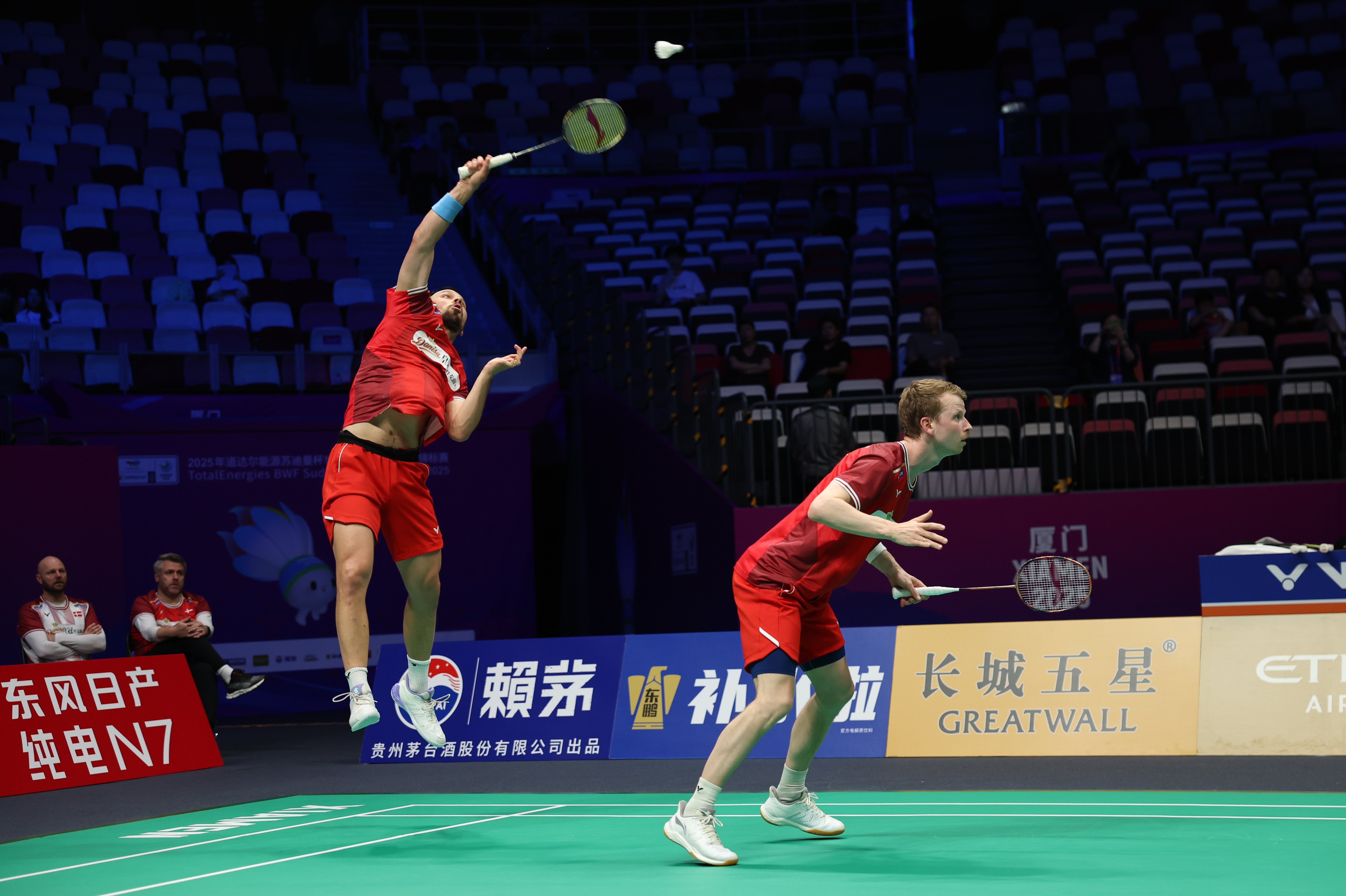 包含韩国羽毛球队轻取英格兰羽毛球队，林丹制霸全场的词条