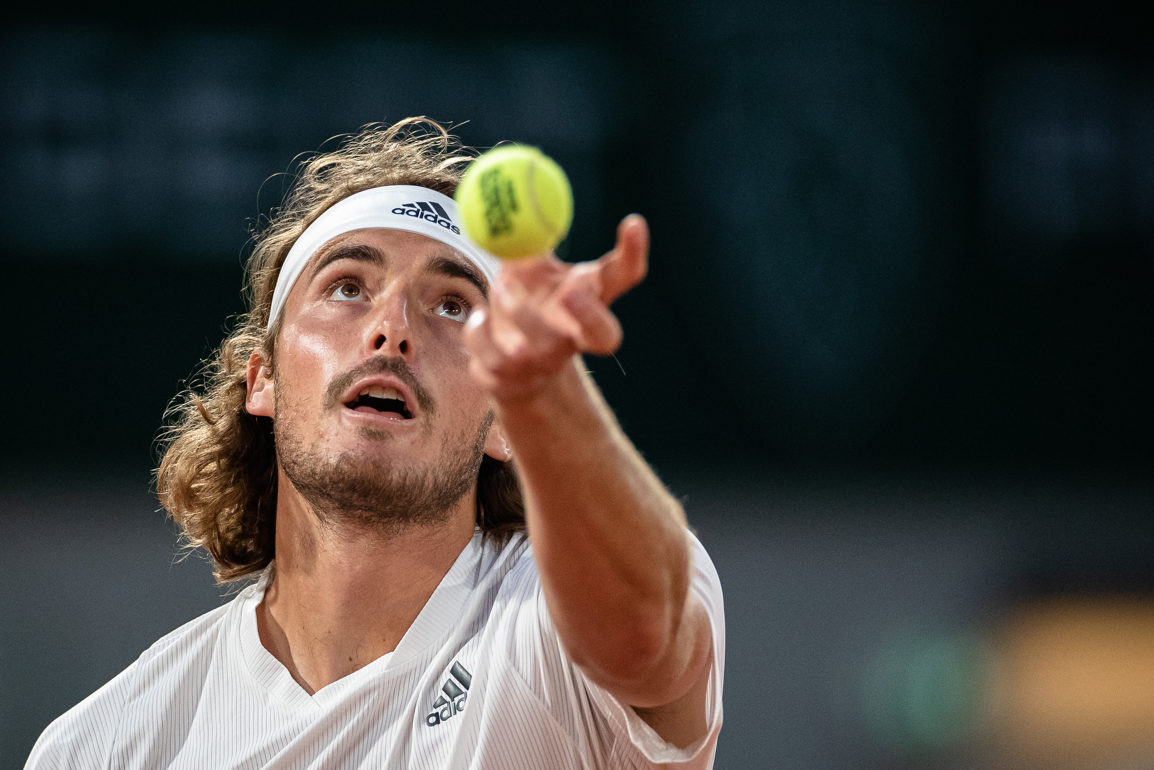 米兰体育官方网站-美国网球队轻取德国网球队,西西帕斯绝境逆转的简单介绍