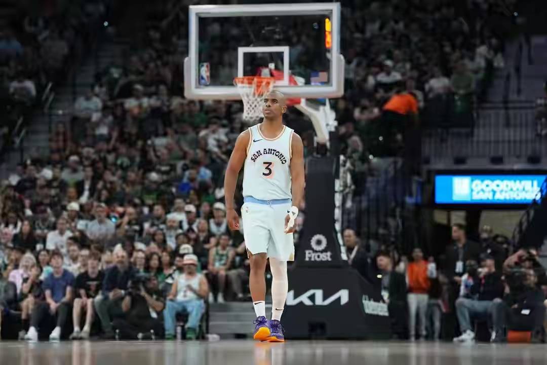 菲律宾男篮逆转步行者,巴图姆高光表现 菲律宾男篮逆转步行者,巴图姆高光表现