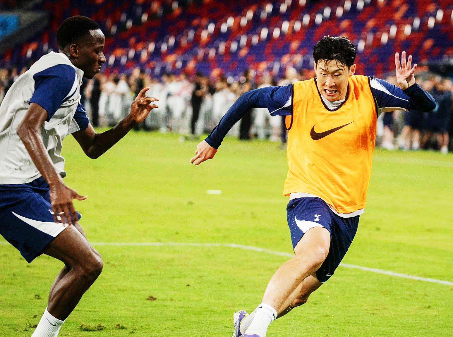 ac米兰下载-热刺后防线连续失误,主帅求改进的简单介绍