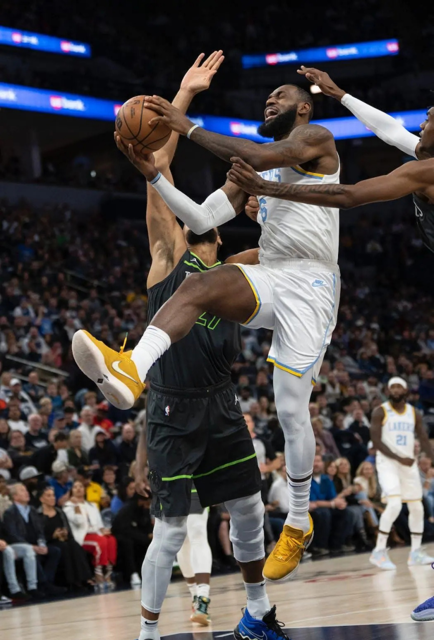 米兰体育-关于狼队客场取胜,勇夺关键三分的信息