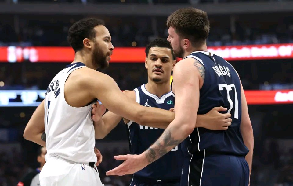 关于狼队客场取胜，勇夺关键三分的信息