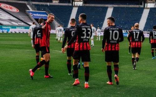 ac米兰-门兴格拉德巴赫球员助战施工,展现团队力量的简单介绍