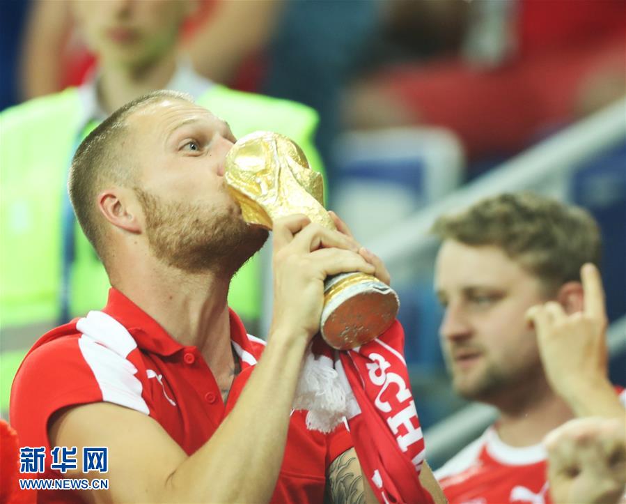 包含瑞士队与对手战平，晋级形势不妙的词条