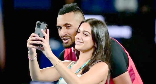 包含德国网球队碾压西班牙网球队，克耶高斯高光表现的词条