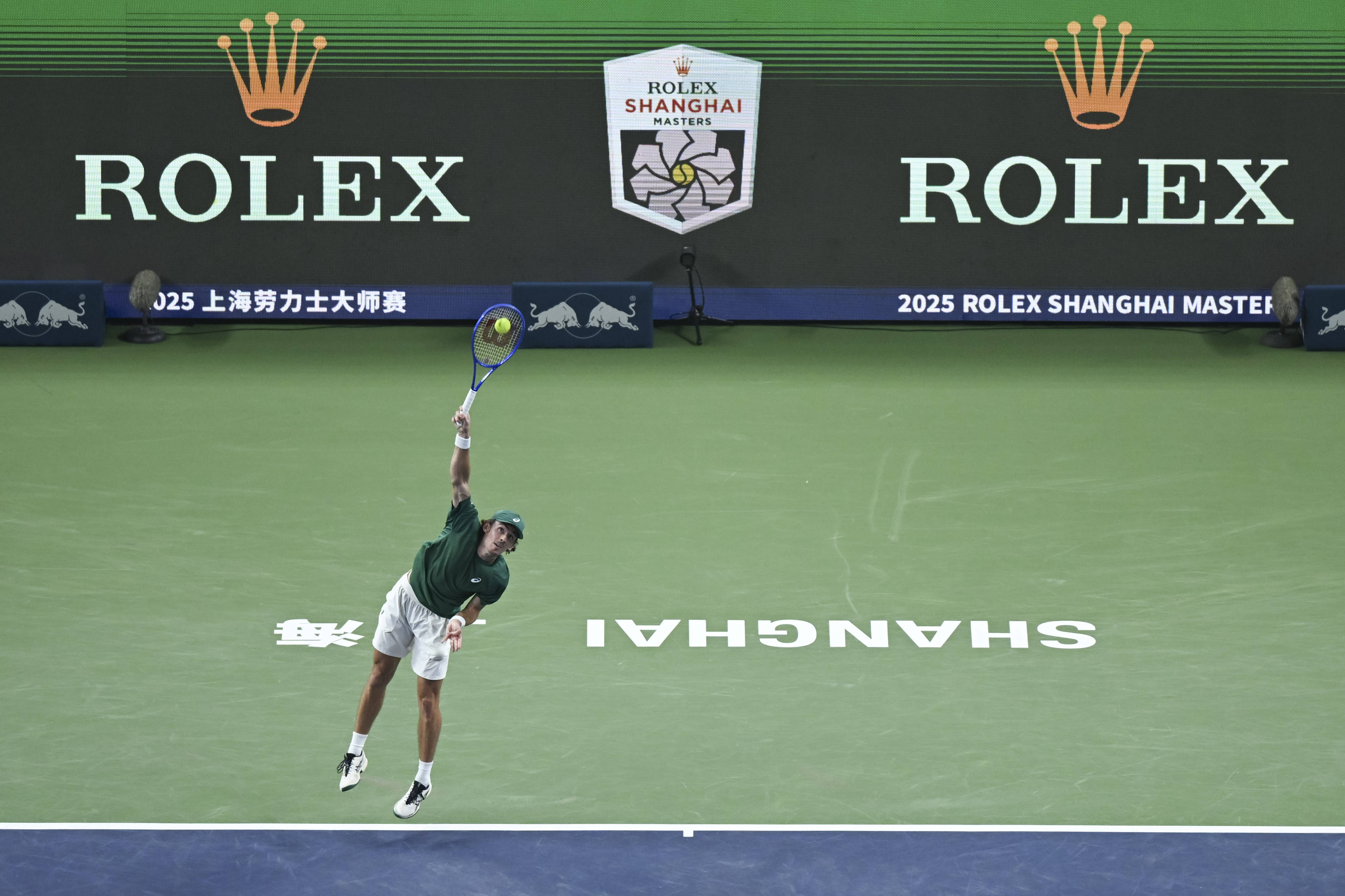 欧洲网球队完胜西班牙网球队，梅德韦杰夫关键制胜的简单介绍