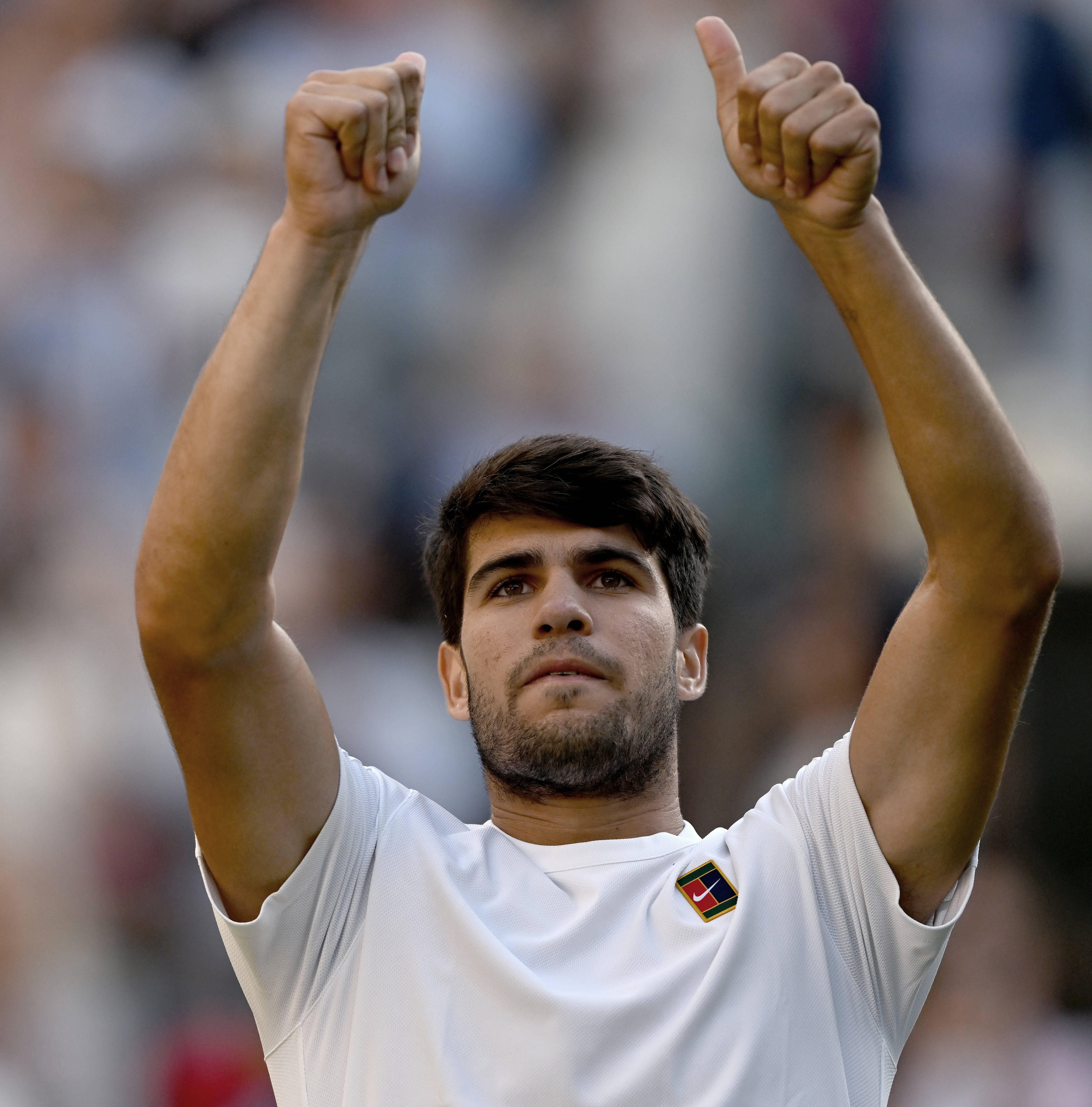 包含温网鏖战拉沃尔杯，阿尔卡拉斯状态火热的词条