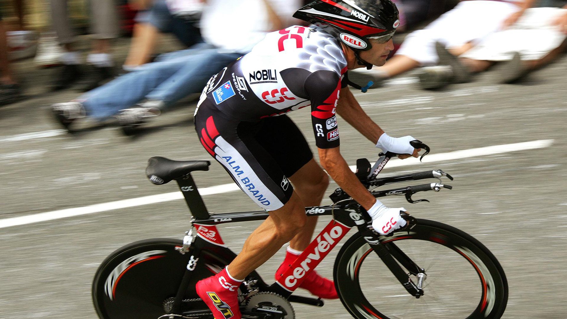 戈麦斯领衔，芬兰以连续得分压制丹麦的战术胜利