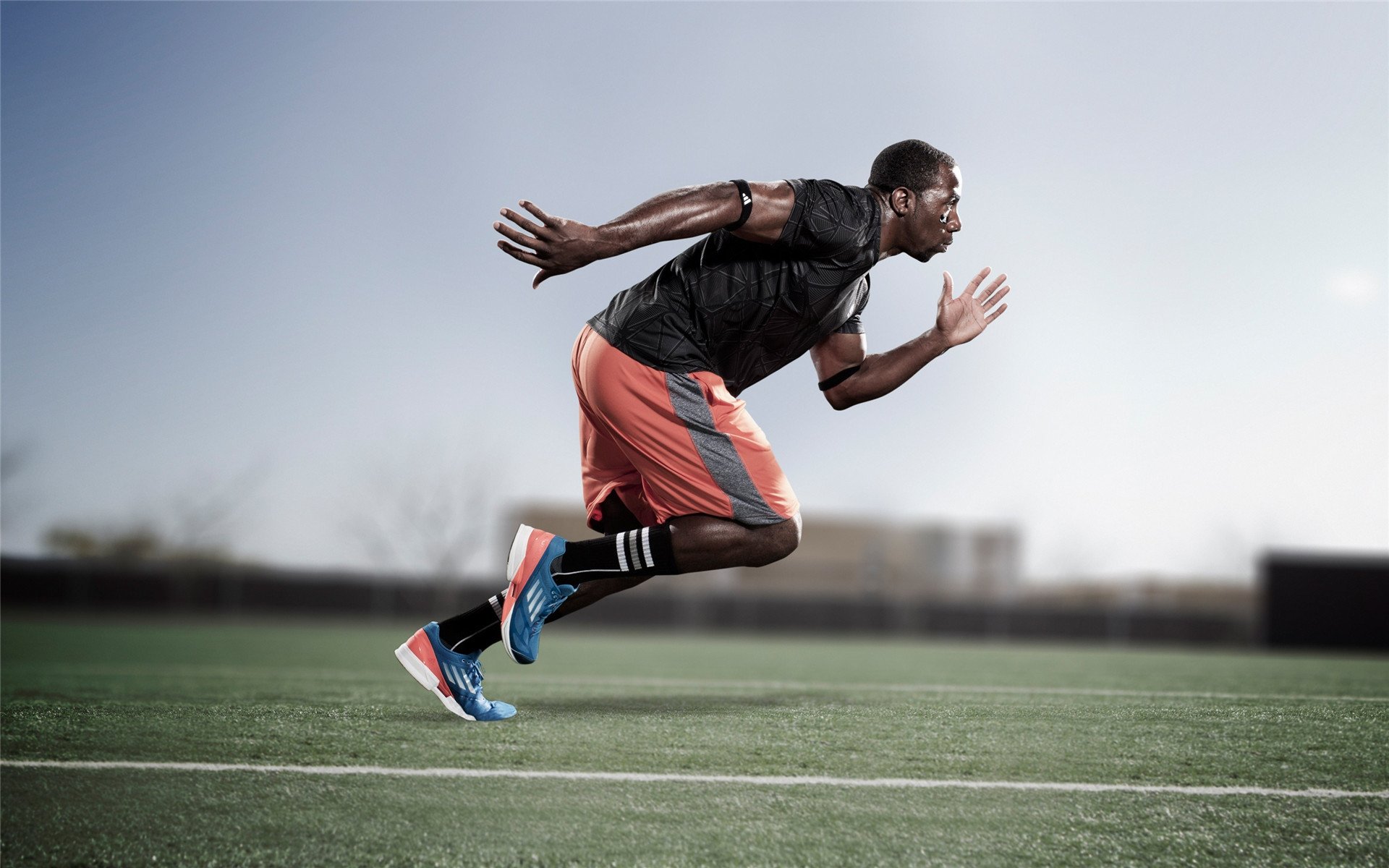 赛道新王诞生，皮亚斯特里驾驭阿斯顿马丁轻取红牛王朝