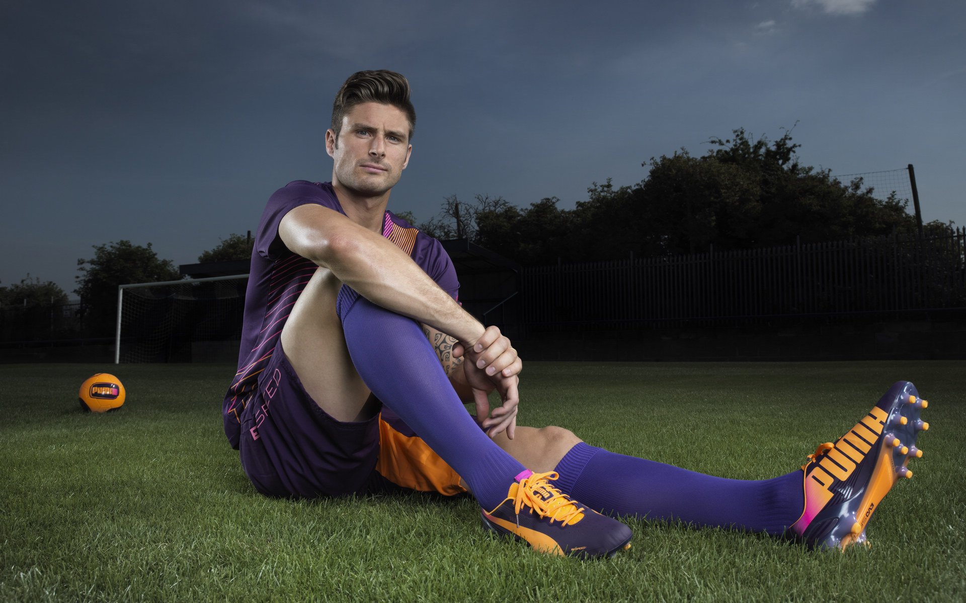 红土之王跨界征服草地，拉沃尔杯横扫温网，纳达尔统治全场的传奇叙事